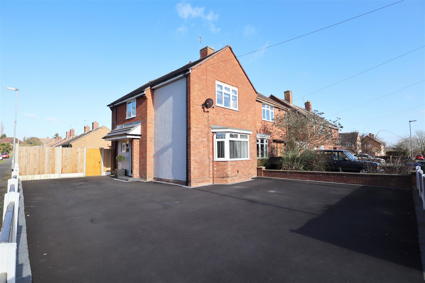 2 Bedroom Property For Sale in Cannock £180,000